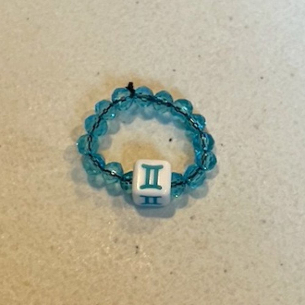 "GEMINI" HOROSCOPE BLUE CRYSTAL BEADED RING (ONE SIZE)